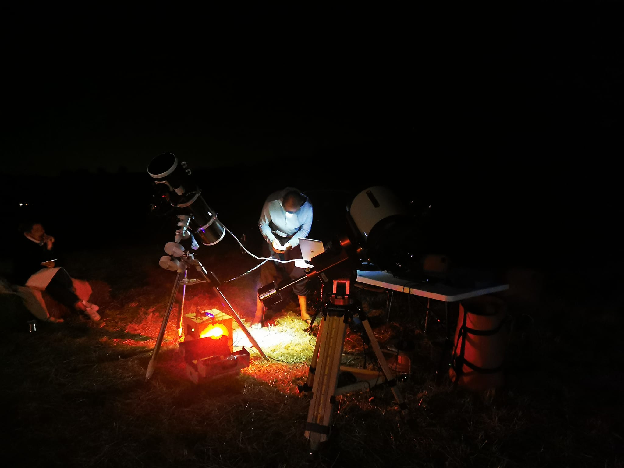 Télescopes installés lors d’une soirée du club